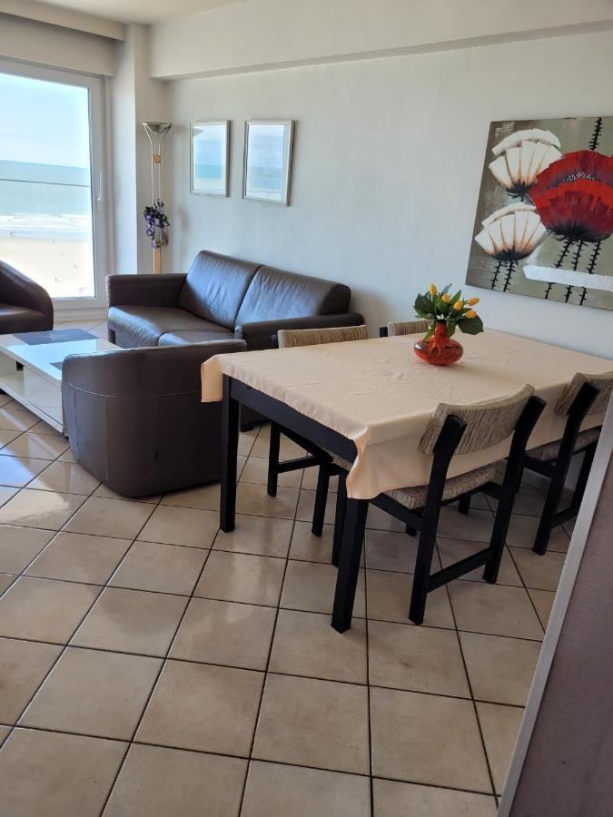 Beautiful With Seaview In Type 103 Appartement Blankenberge
